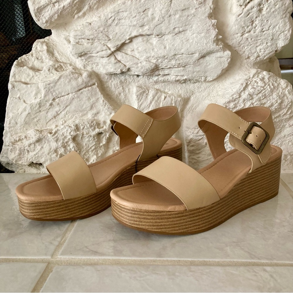 NWOT Frye and Co. Womens Lylah Wedge Sandals- size 10 - Picture 3 of 7